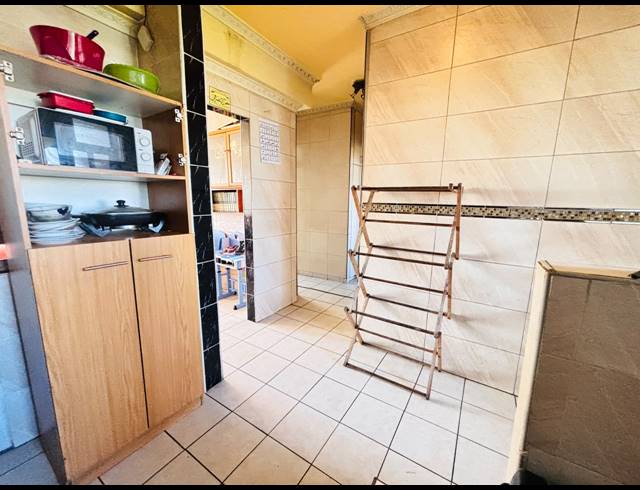 2.5 BEDROOM APARTMENT FOR SALE IN NORTH BEACH